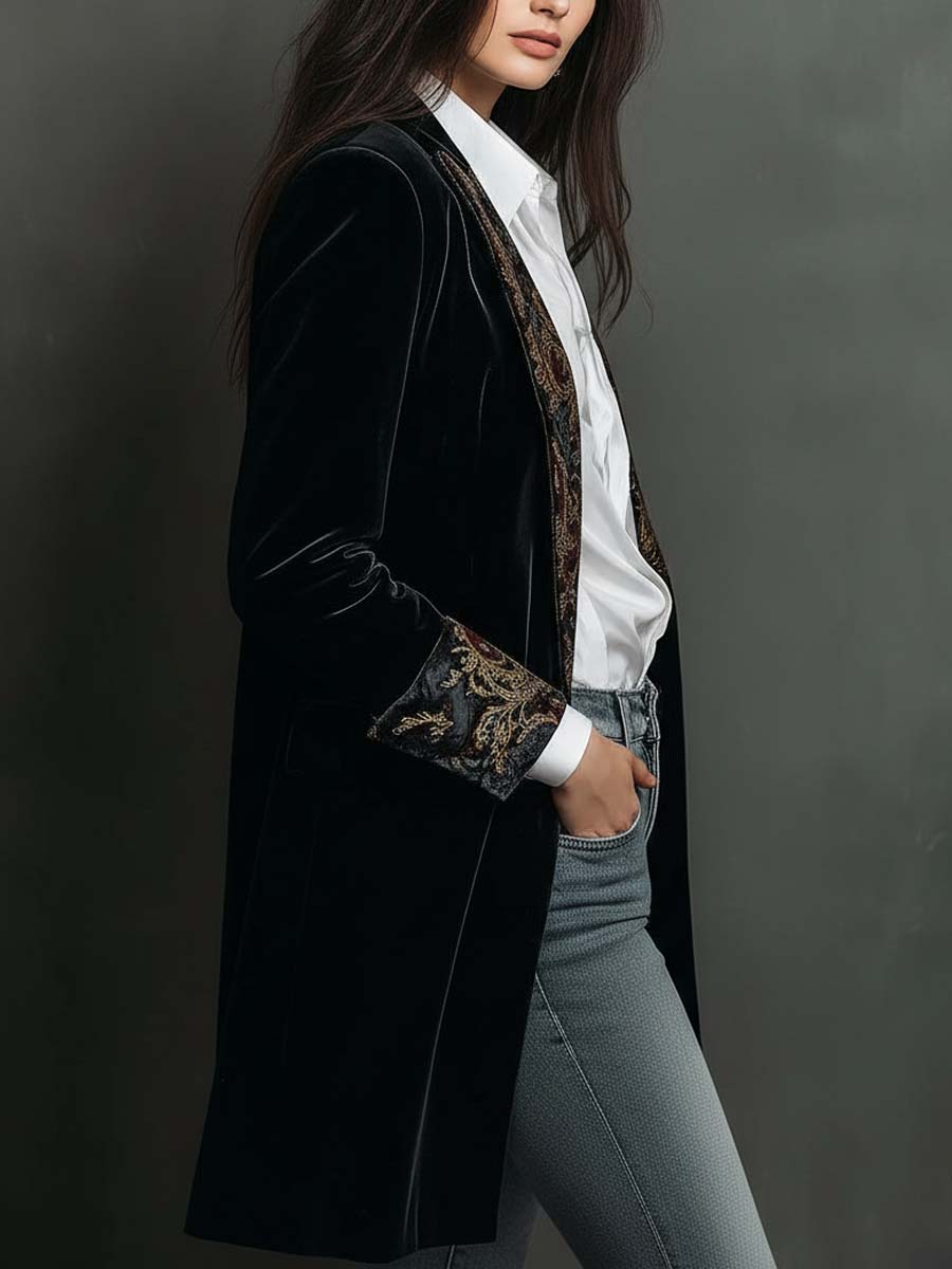 LEONTINA | Blazer Negro Ajustado Estampado Barroco