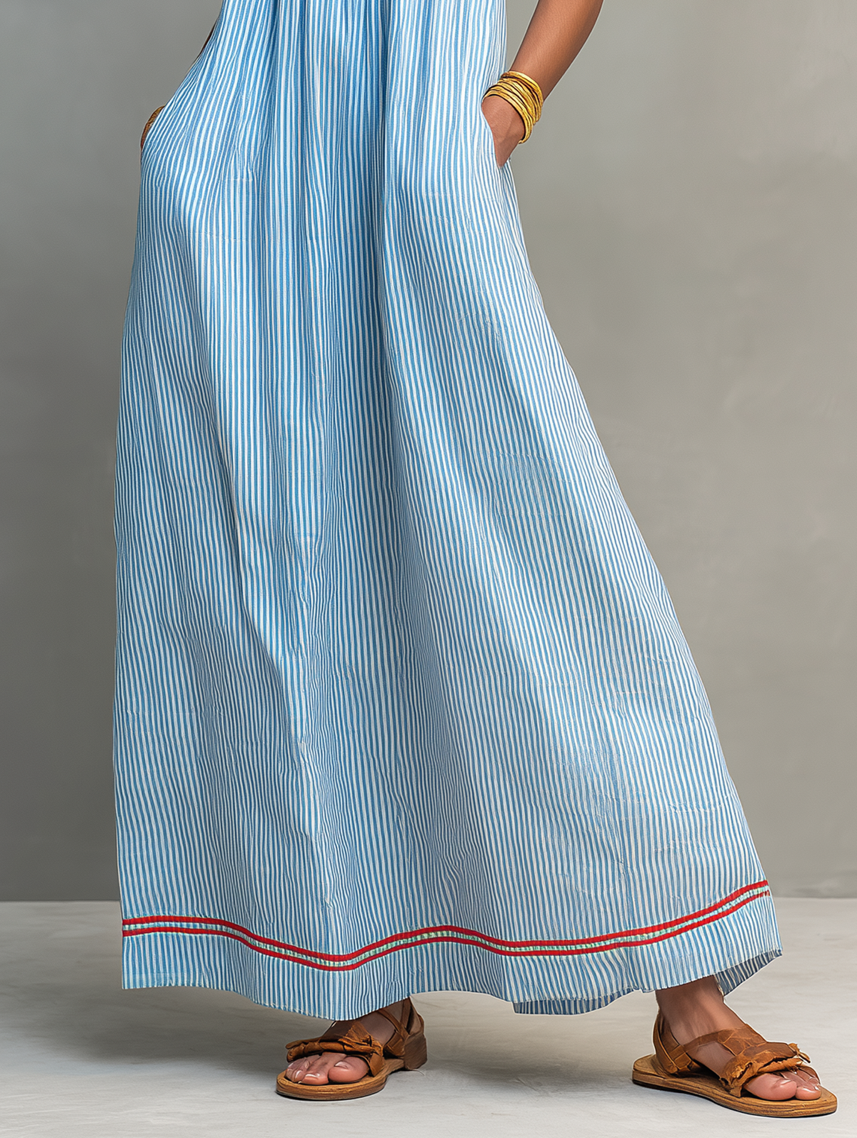 AZZURRA | Vestido Largo de Tirantes con Bolsillos