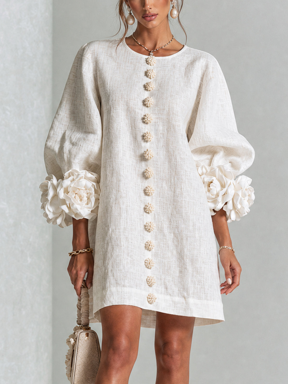 AMARA | Vestido Mini Elegante con Botones Florales