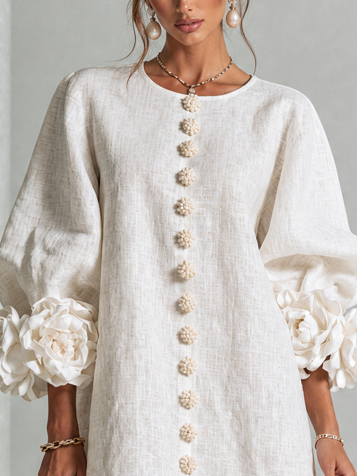 AMARA | Vestido Mini Elegante con Botones Florales