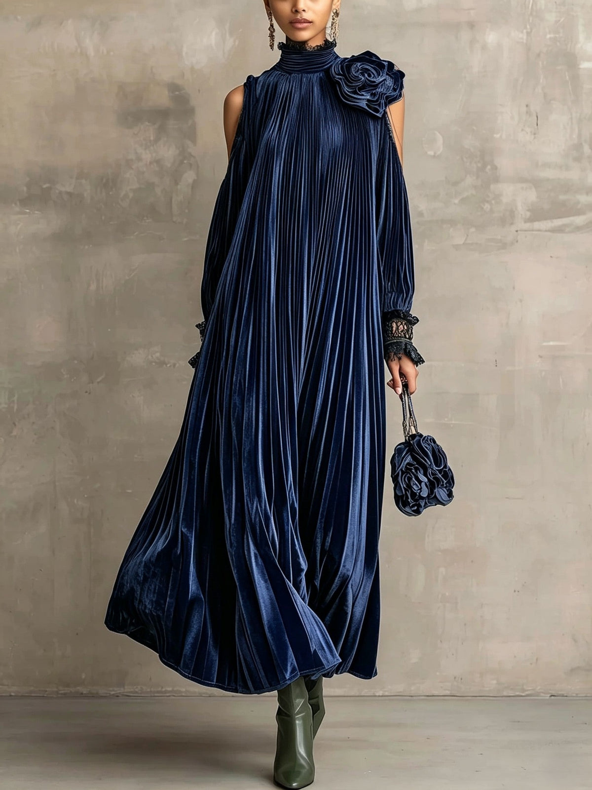 ARABELLA | Vestido Largo Plisado con Rosa al Hombro