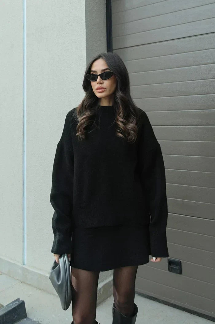 OLALLA conjunto de punto con jersey oversize y minifalda en negro