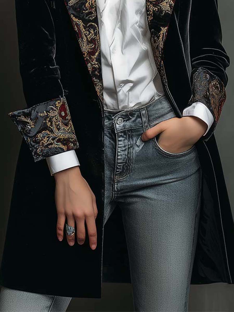 LEONTINA | Blazer Negro Ajustado Estampado Barroco