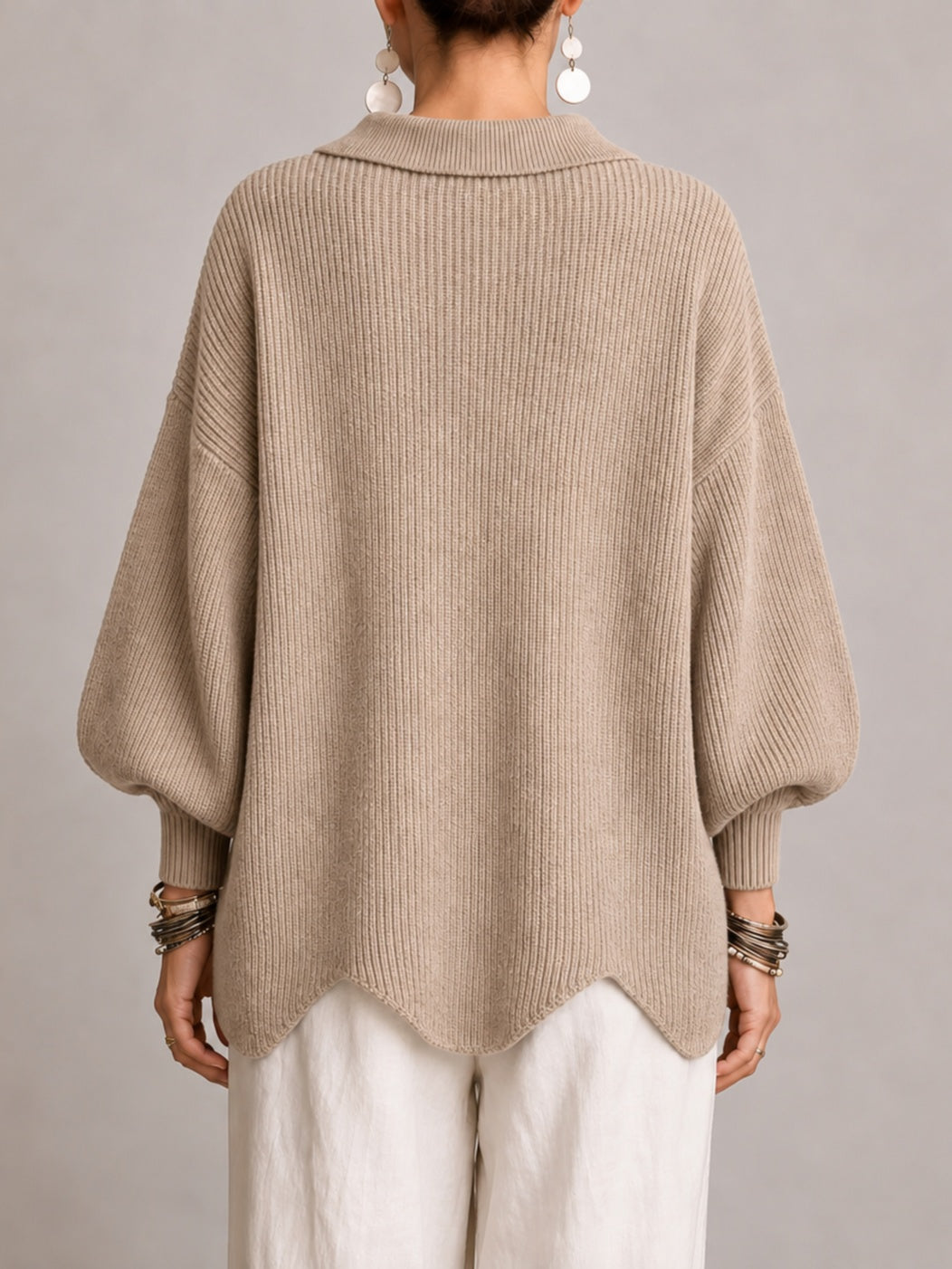 IOLANDA | Cárdigan Oversize Beige Arena con Bajo Festoneado